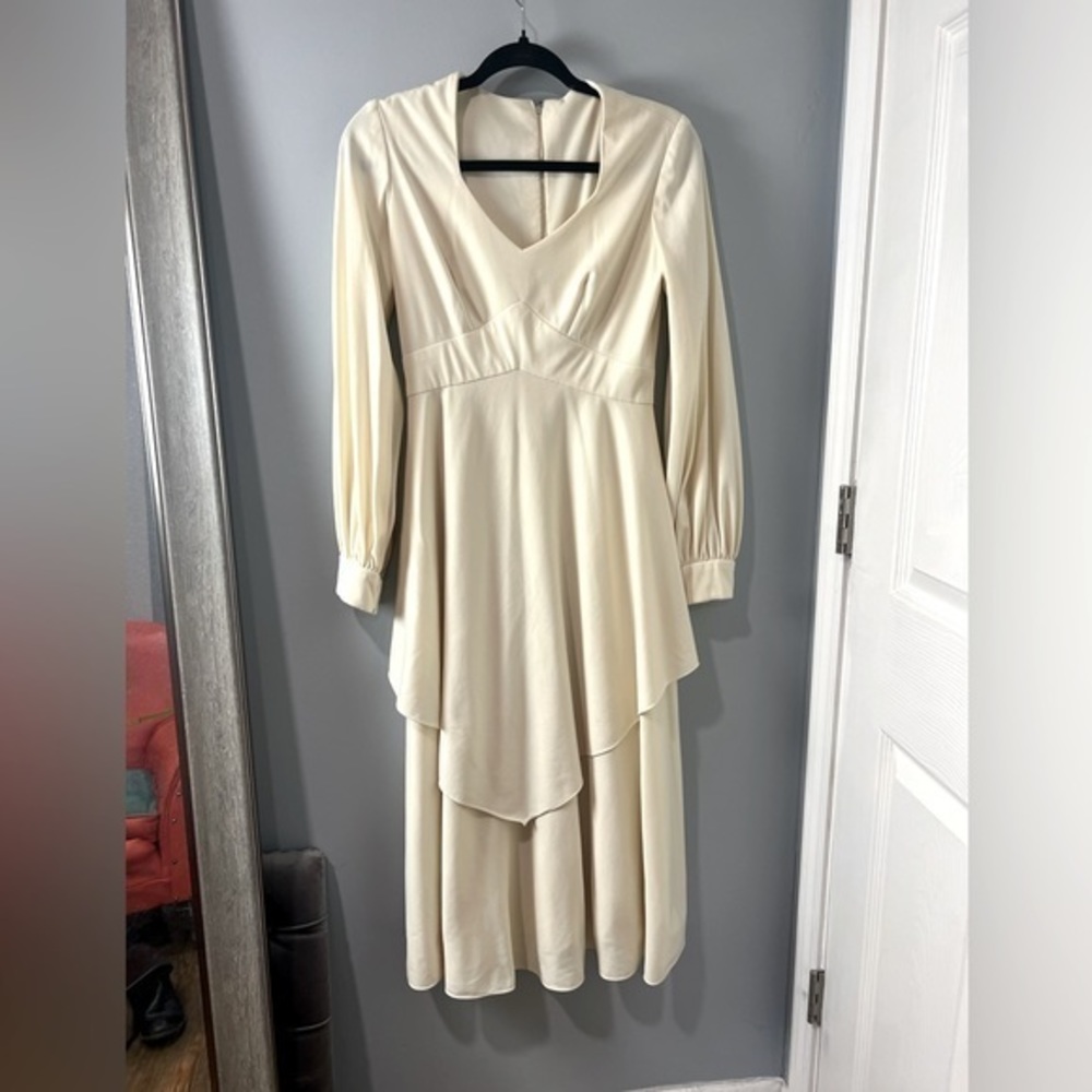 Beautiful Rose Taft Couture vintage creme colored dress✨✨✨T(26)